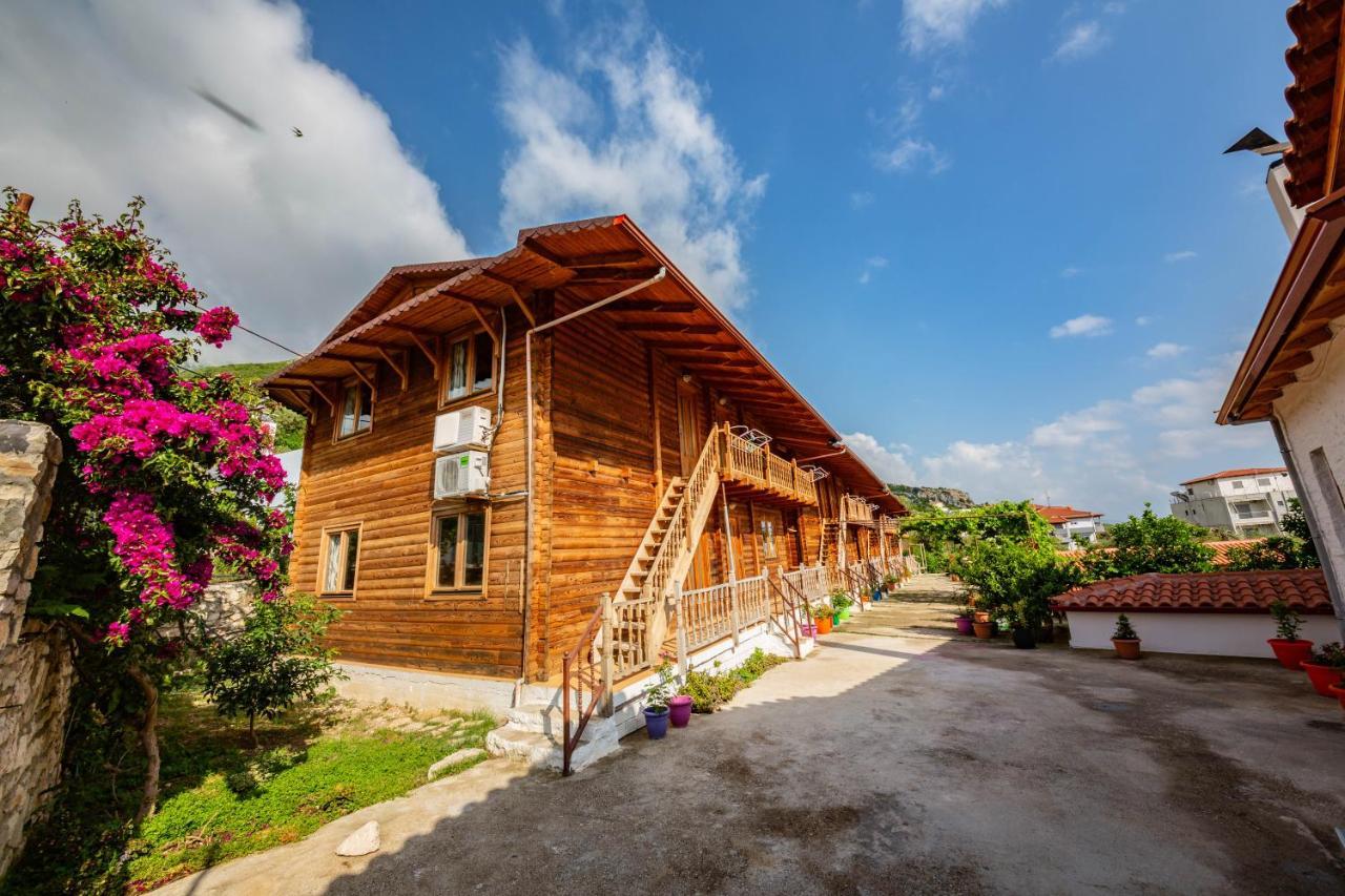 Guest House Luiza Borsh Buitenkant foto